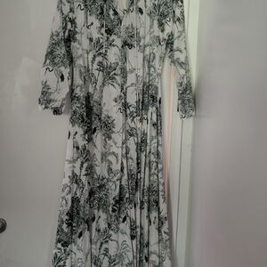 Elegant Black and White Floral Maxi Dress